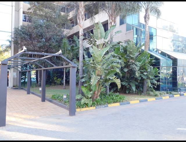 3,514M² OFFICE TO LET IN FERNDALE